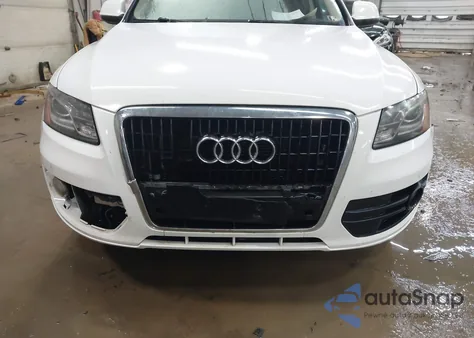 2010 Audi Q5 3.2 Premium z USA, uszkodzony, nr VIN WA1LKAFP4AA107186